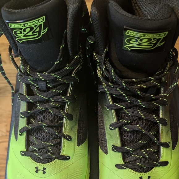 Runners.Men's size 11 ...lime green and black Under Armour - Picture 1 of 15
